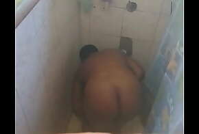 Peeping on my auntie in the shower xxx video