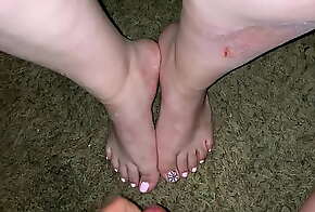 Much needed Cumshot on hot amateur Latina feet (Feet Cumshot)