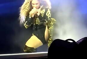 Beyoncé - Live In Black and Gold 1
