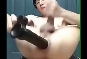 Chinese camboy fisting his loose prolapse anal with Bbc