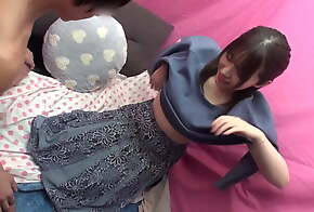 Real Pick-Up! Now in Osaka! It was just a kiss, but her mouth and pussy got all loose in no time!-3