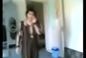 Desi Aunty Fellow-feeling a amour respecting Room video recorded