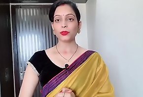 Indian Bhabhi in saree Looking Sexy Hindi Audio